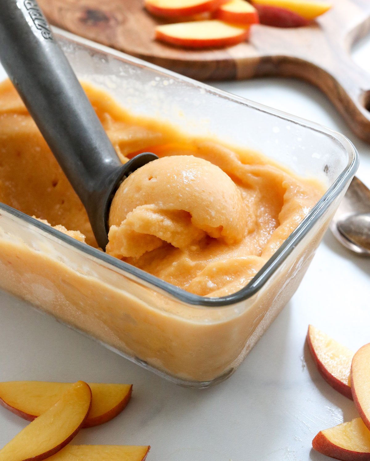 Instant Dairy-Free Peach Ice Cream: Ready in Minutes